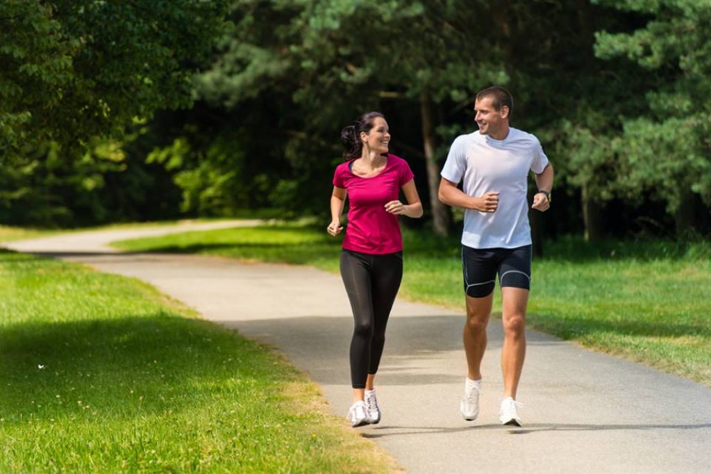 Chạy bộ giúp tăng cường sức khỏe, thải độc tốt